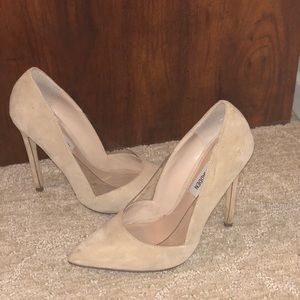 Steve Madden nude suede pumps
